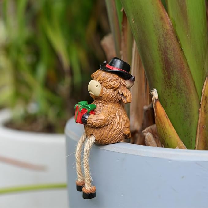 2-piece set Highland Cow Pot Huggers for Planters, Climbing Highland Cow Flower Pot Hugger, Hanging Plant Decorations for Pots, Cute Plant Pot Decorations for Home Garden Yard (Long-legged Highland)