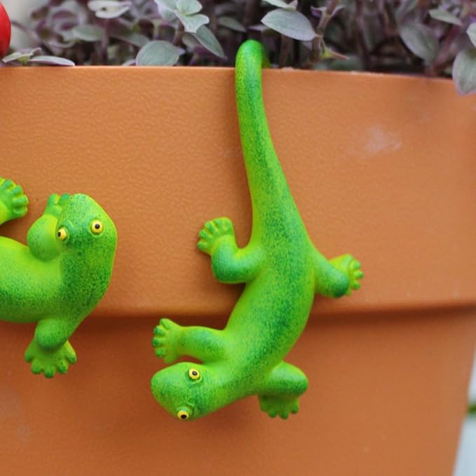 Set of 2 Funny Bird Catching Gecko Figurines Flower Pot and Vase Hugger, Resin Lizard Statue Garden Planter Pot Decorations, Terrarium Edge Hanger Ornaments