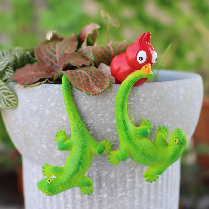 Set of 2 Funny Bird Catching Gecko Figurines Flower Pot and Vase Hugger, Resin Lizard Statue Garden Planter Pot Decorations, Terrarium Edge Hanger Ornaments