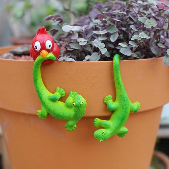 Set of 2 Funny Bird Catching Gecko Figurines Flower Pot and Vase Hugger, Resin Lizard Statue Garden Planter Pot Decorations, Terrarium Edge Hanger Ornaments