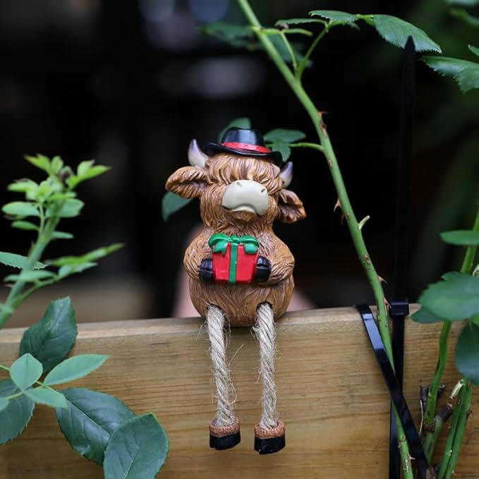 2-piece set Highland Cow Pot Huggers for Planters, Climbing Highland Cow Flower Pot Hugger, Hanging Plant Decorations for Pots, Cute Plant Pot Decorations for Home Garden Yard (Long-legged Highland)