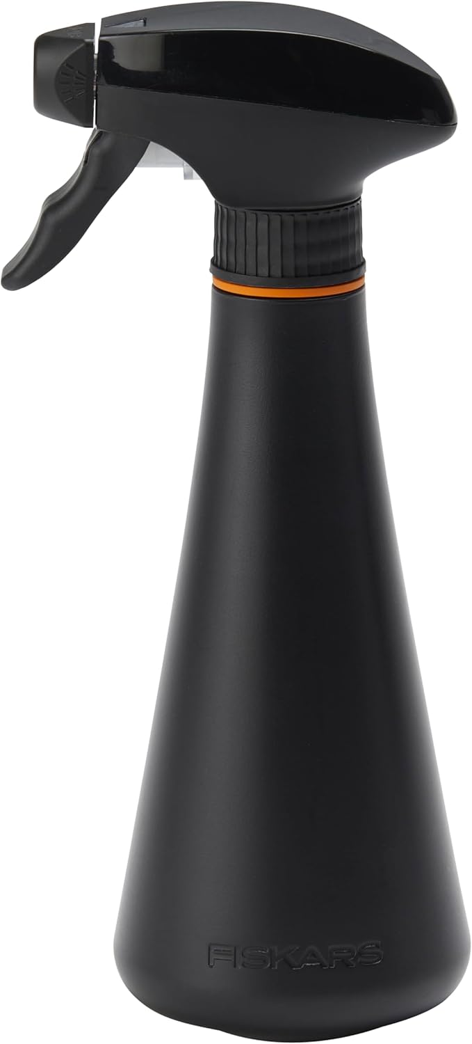 Fiskars Plant Mister Bottle, Gentle Water Spray for Hydrating Succulents & Orchids, Lightweight Recycled Plastic Resin Body, Ergonomic Trigger with Locking Nozzle, 10 oz, Black