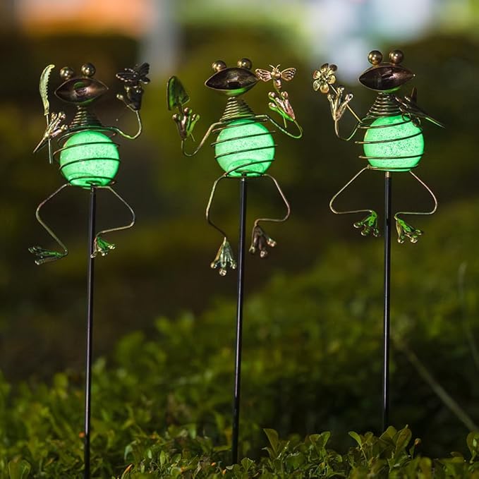 3 Pack Decorative Garden Stakes,Frog Waterproof Metal Spring Decor,Outdoor Decorations Yard Art Garden Stakes for Patio Yard Porch Decor