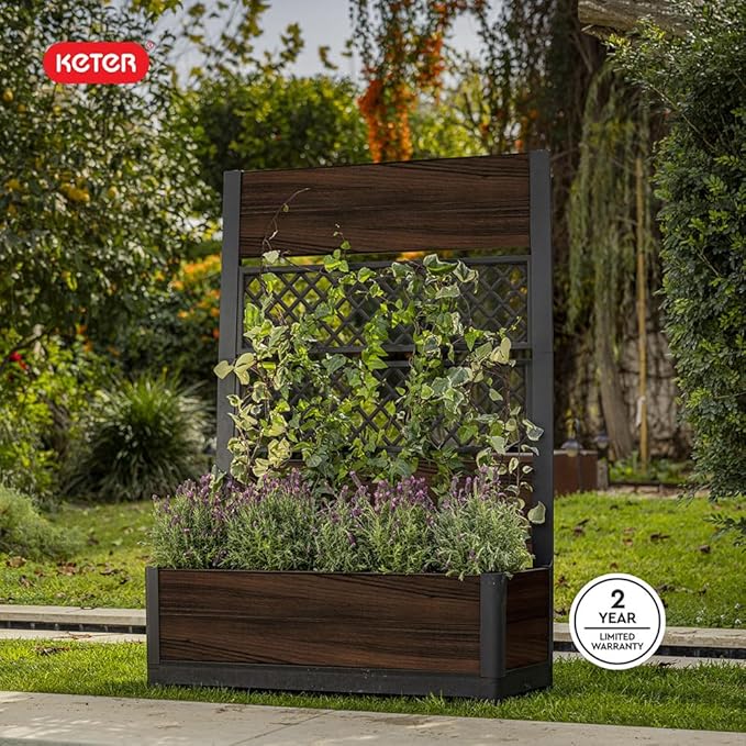 Keter Outdoor Planter Box with Privacy Screen and Trellis – 26 Gallon Raised Garden Bed for Climbing Plants & Flowers – Wood-Look Resin, Weather-Resistant Divider for Patio, Balcony & Backyard