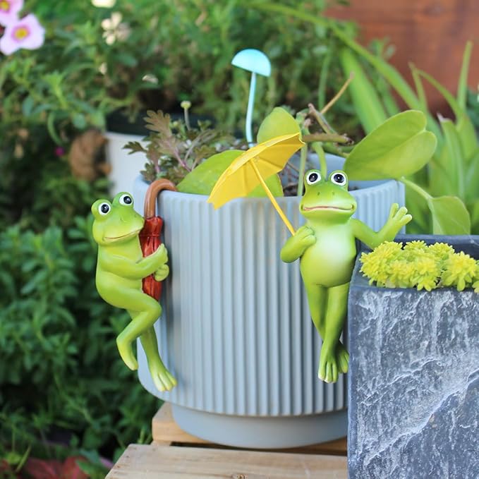 Set of 2 Funny Frog Statues Outdoor Flower Pot Hugger, Resin Hanging Frog Figurines Cute Climbing Animals Sculpture Plant Pot Decorations for Home Garden Patio Lawn Yard Ornaments (Holding Umbrella)