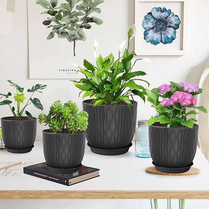 Plastic Plant Pots 10/9/8/7.5/7 inch Set of 5, Flower Planters with Drainage Holes and Saucers, Plastic Pots for Indoor Outdoor Plants, Livingroom Garden Decor (Black)