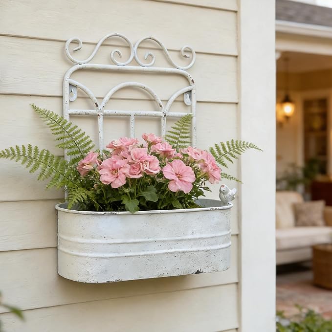Rustic Metal Wall Planter Vintage Wall Mounted Flower Pot Distressed Wall Hanging Plant Basket Farmhouse Wall Decor for Indoor Outdoor Garden Home Yard (White)