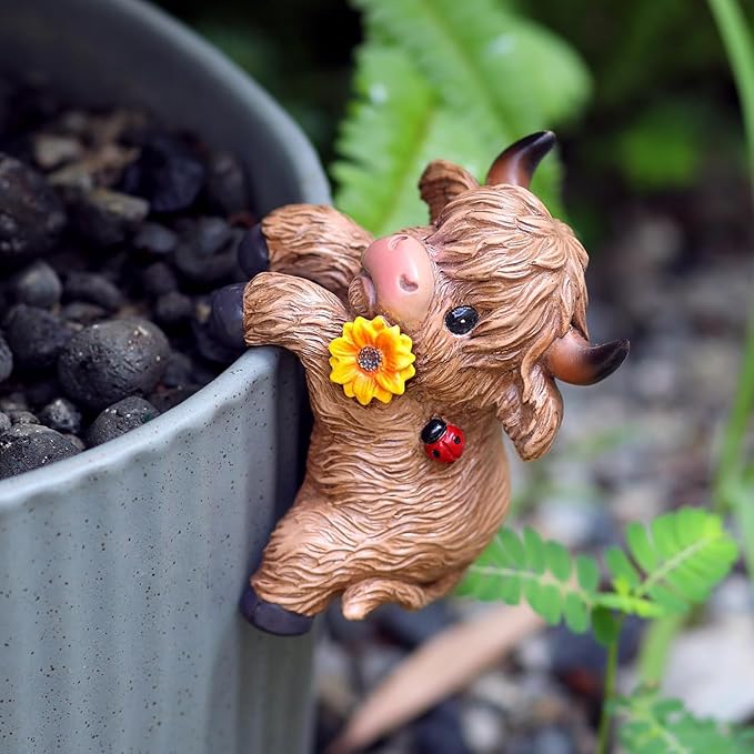 CXYCzsbjCute Rock Climbing Highland Bull Statue Flowerpot Hugging Device, Resin Hanging Highland Bull Statue Outdoor Decorative Fence, Courtyard Lawn Garden Courtyard Decoration