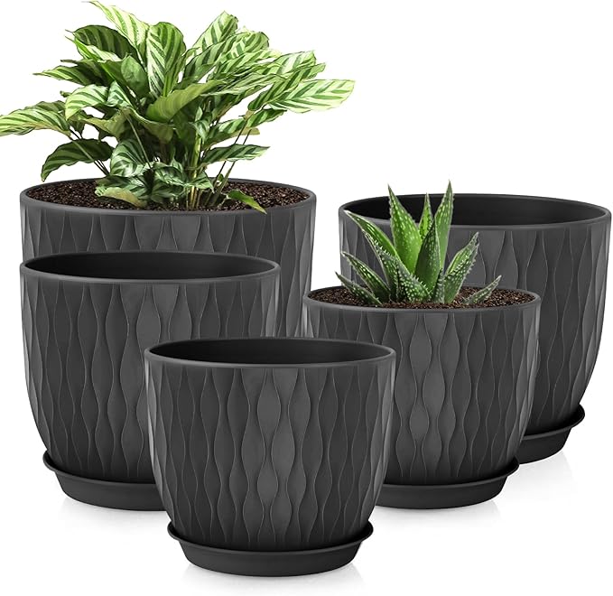 Plastic Plant Pots 10/9/8/7.5/7 inch Set of 5, Flower Planters with Drainage Holes and Saucers, Plastic Pots for Indoor Outdoor Plants, Livingroom Garden Decor (Black)