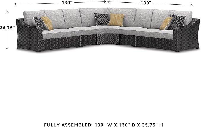 Signature Design by Ashley Beachcroft Curved Modern 5-Piece Outdoor Sectional with Cushion and 6 Throw Pillows, Light Gray