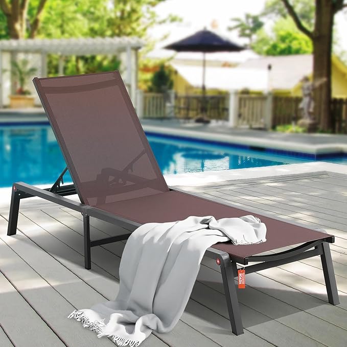 VEVOR Chaise Lounge Chair Outdoor, Aluminum Patio Lounge Chairs with Adjustable 5-Position, Folding Pool Chair Recliner and Full Flat Tanning Chairs for Patio, Beach, Pool, Brown
