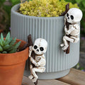 2-Piece Set Skeleton Pot Huggers for Planters, Climbing Flower Pot Hugger, Halloween Hanging Plant Decorations for Pots, Cute Plant Pot Decorations for Home Garden Patio Fence Lawn Yard (Skeleton)