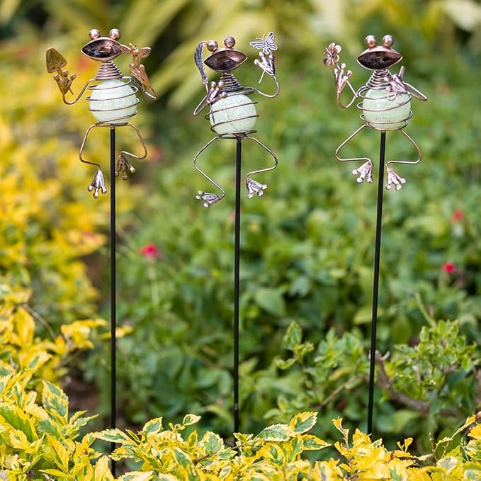 3 Pack Decorative Garden Stakes,Frog Waterproof Metal Spring Decor,Outdoor Decorations Yard Art Garden Stakes for Patio Yard Porch Decor