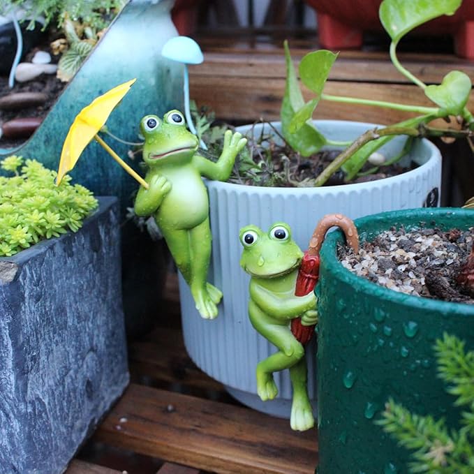 Set of 2 Funny Frog Statues Outdoor Flower Pot Hugger, Resin Hanging Frog Figurines Cute Climbing Animals Sculpture Plant Pot Decorations for Home Garden Patio Lawn Yard Ornaments (Holding Umbrella)