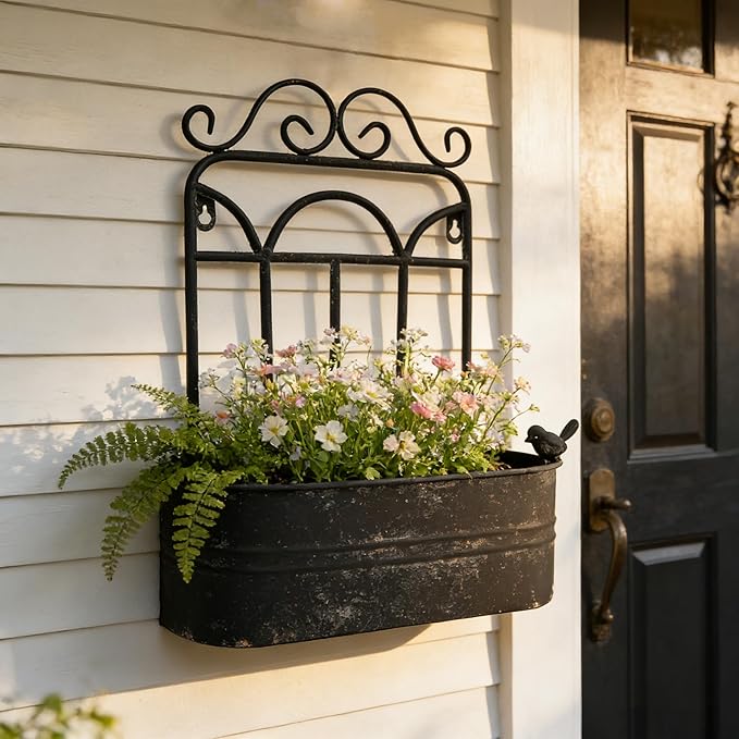 Rustic Metal Wall Planter Vintage Wall Mounted Flower Pot Distressed Wall Hanging Plant Basket Farmhouse Wall Decor for Indoor Outdoor Garden Home Yard (Black)