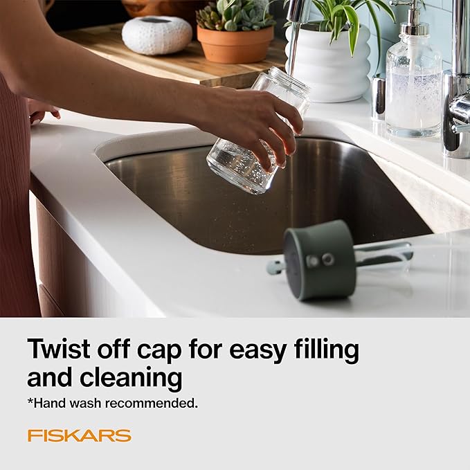 Fiskars 2-in-1 Mist & Pour Watering Carafe, Glass Plant Mister with Thumb Pump Sprayer, Precision Spout for Indoor Gardening, 17 oz Capacity, Modern Décor Style, Clear