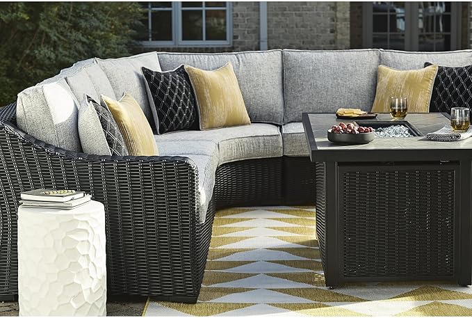 Signature Design by Ashley Beachcroft Curved Modern 3-Piece Outdoor Sectional with Cushion and 6 Throw Pillows, Light Gray