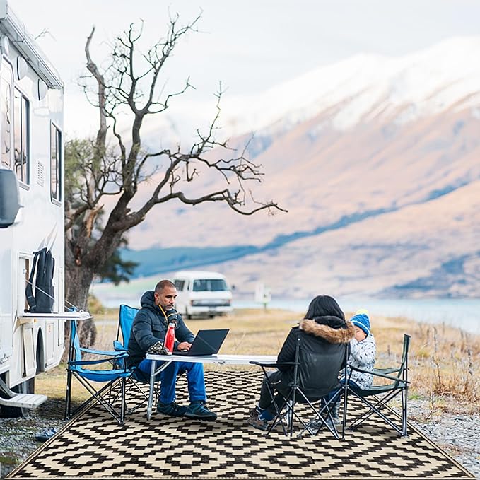 SAND MINE Reversible Mats, Plastic Straw Rug, Modern Area Rug, Large Floor Mat and Rug for Outdoors, RV, Patio, Deck, Beach, Camping (Black & Beige Lattice, 4' x 6', -3% to 5% Size Variance)