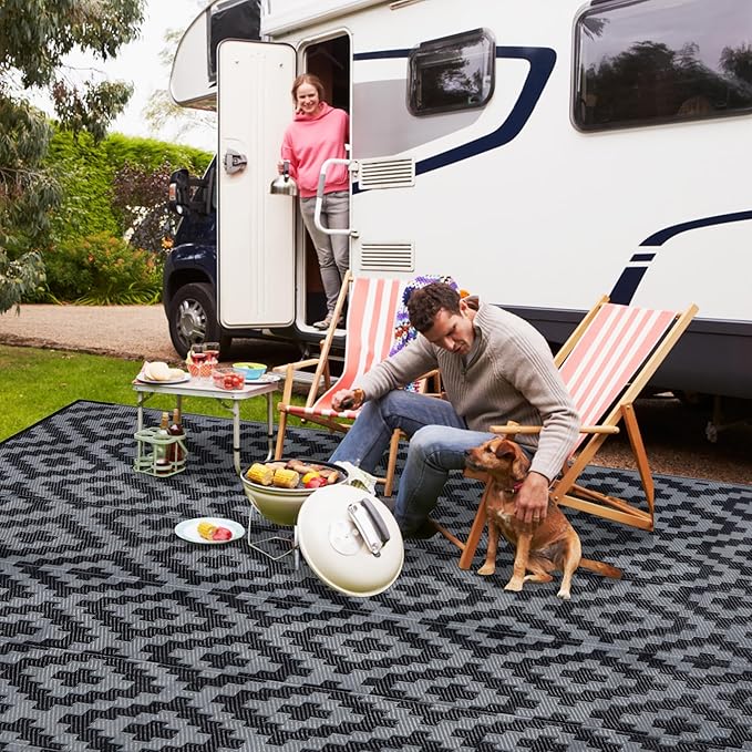 SAND MINE Waterproof Outdoor Rug 8x8 ft, Plastic Reversible Rug, Modern Area Rug, Large Floor Mat for Outdoors, RV, Patio, Backyard, Deck, Picnic, Beach, Camping (8' x 8', Black Grey Lattice)