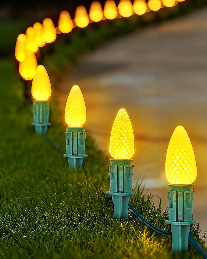 200-Pack Plastic Light Stakes, 5.5 Inch Christmas Yard Stakes for C7 C9 Christmas Lights Outdoor, Universal Light Stakes for Outdoor Holiday Lights, Green
