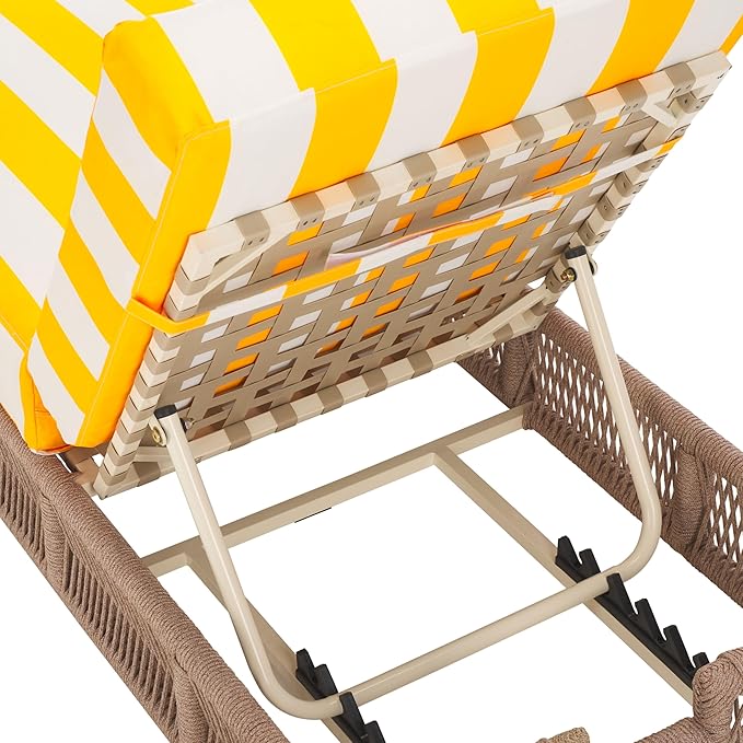 SAFAVIEH Outdoor Collection Gillian Heather Tan & Yellow Stripe Chaise Lounge Chair (Fully Assembled)