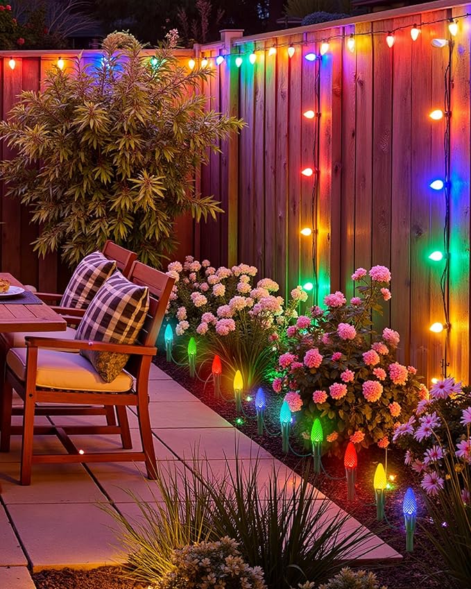 200-Pack Plastic Light Stakes, 5.5 Inch Christmas Yard Stakes for C7 C9 Christmas Lights Outdoor, Universal Light Stakes for Outdoor Holiday Lights, Green