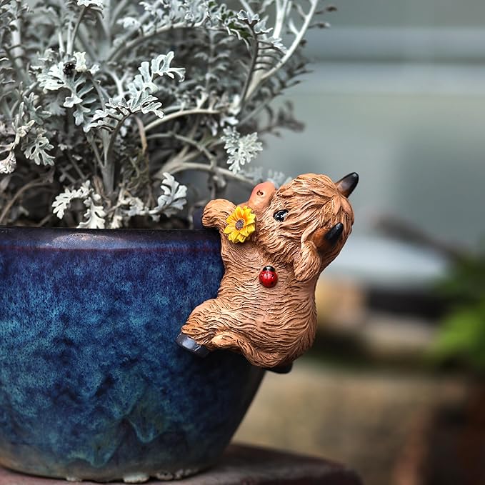 CXYCzsbjCute Rock Climbing Highland Bull Statue Flowerpot Hugging Device, Resin Hanging Highland Bull Statue Outdoor Decorative Fence, Courtyard Lawn Garden Courtyard Decoration
