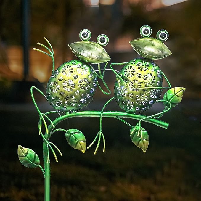 Bshine Outdoor Solar Garden Decorative Frog Lights, Waterproof LED Metal Stake Yard Art for Backyard, Path, Lawn Ornaments for Mom Gifts, Mother's Day Gifts Frog