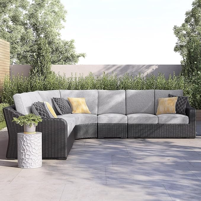 Signature Design by Ashley Beachcroft Curved Modern 5-Piece Outdoor Sectional with Cushion and 6 Throw Pillows, Light Gray
