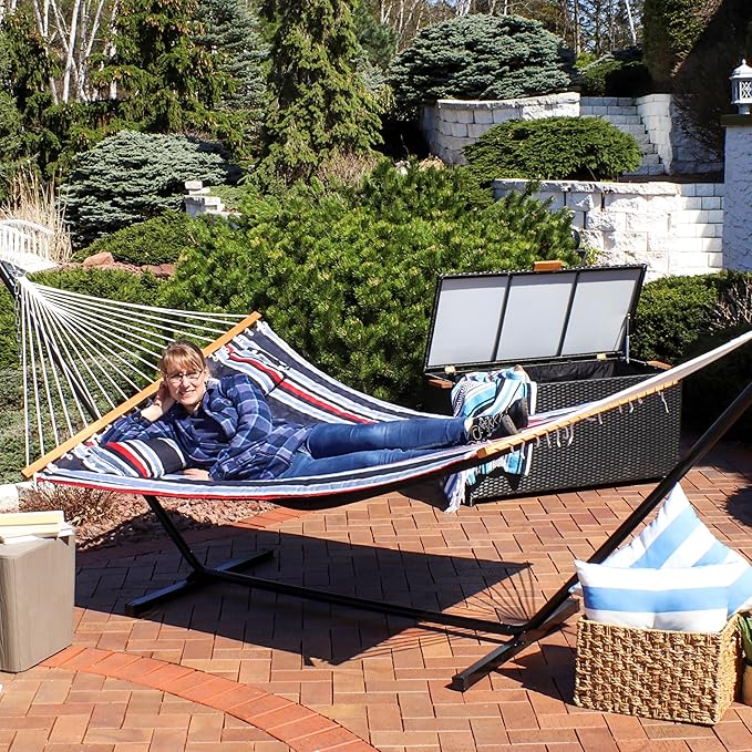 Sunnydaze Quilted Outdoor Hammock with Spreader Bars - Heavy-Duty 450-Pound Capacity Double Hammock for Outside - Nautical Stripe