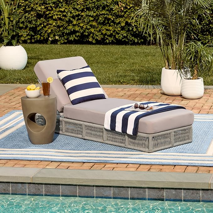 SAFAVIEH Outdoor Collection Gillian Grey Rope/Grey Cushion Chaise Lounge Chair (PAT7527C)
