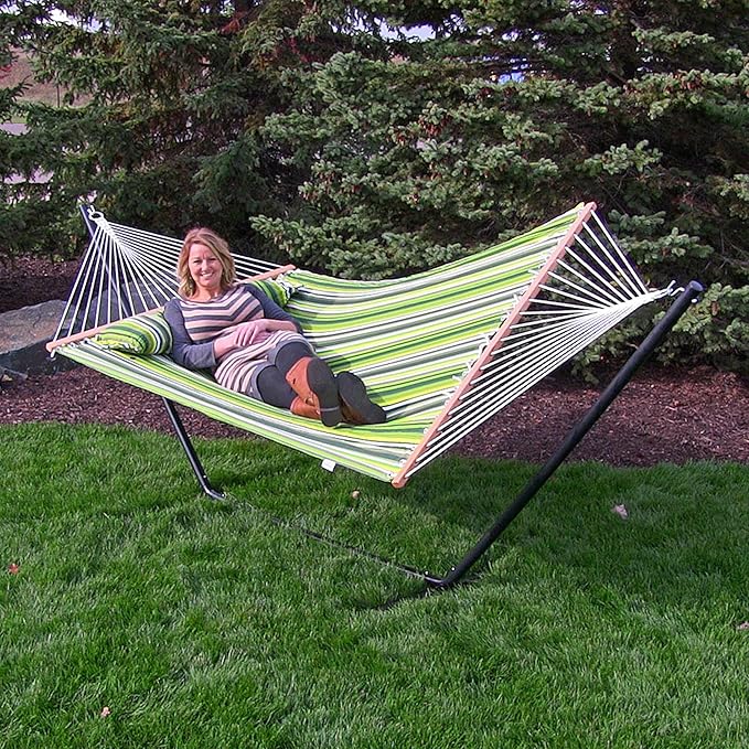 Sunnydaze Quilted Outdoor Hammock with Spreader Bars - Heavy-Duty 450-Pound Capacity Double Hammock for Outside - Melon Stripe