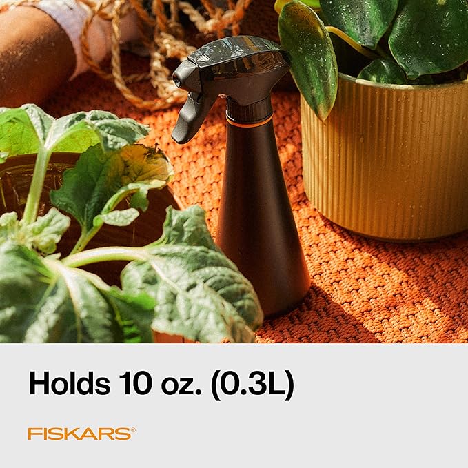 Fiskars Plant Mister Bottle, Gentle Water Spray for Hydrating Succulents & Orchids, Lightweight Recycled Plastic Resin Body, Ergonomic Trigger with Locking Nozzle, 10 oz, Black