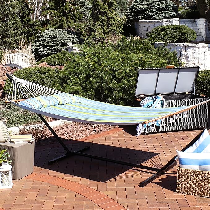 Sunnydaze Quilted Outdoor Hammock with Spreader Bars - Heavy-Duty 450-Pound Capacity Double Hammock for Outside - Blue and Green
